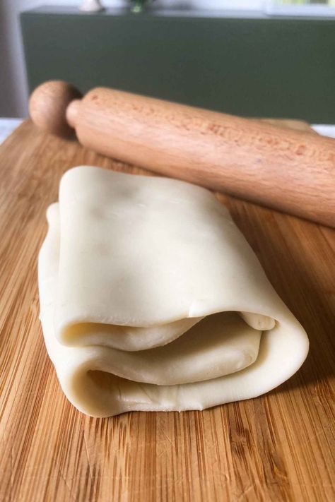 Quick Puff Pastry, Classic Puff Pastry, Recipes From Italy, Pastry Dough Recipe, Puff Pastry Recipe, Pastry Board, Pastry Recipe, Puff Pastry Dough, Savory Dishes