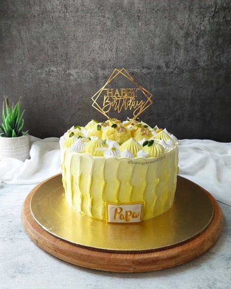 Rasmalai Cake Decoration, Ras Malai Cake Designs, Rasmalai Cake Designs, Rasmalai Cake, Professional Cake Decorating, Hand Painted Cakes, Green Cake, Birthday Gifts For Boyfriend Diy, Cream Cakes