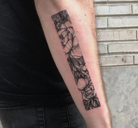 Monstera Tattoo, Tatuaje Cover Up, Band Tattoos For Men, Framed Tattoo, Forearm Band Tattoos, Small Forearm Tattoos, Wrist Tattoos For Guys, Cool Small Tattoos, Band Tattoo