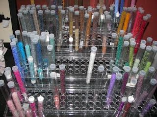 Seed bead storage plastic test tubes. Sequins, findings, jewelry parts, buttons, snaps, eyelets, hooks, pins. Bead Organization Ideas, Kitchen Organization Cabinet, Seed Bead Storage, Best Kitchen Organization, Craft Supply Storage, Artist Studios, Seed Bead Crafts, Bead Studio, Craft Room Design