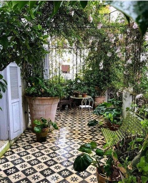 Garden Terrace Ideas, Tiny Courtyard Garden, Rainy Garden, Decor With Plants, Rainy Friday, Small Courtyard Gardens, Courtyard Gardens Design, Happy To Be Here, Small Courtyards