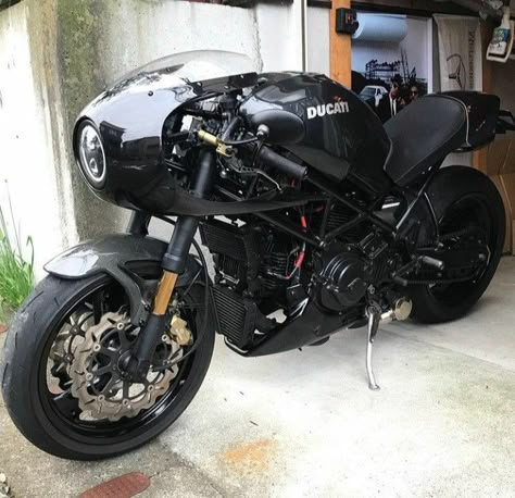 Cafe Motorcycle, Ducati Monster 695, Street Fighter Motorcycle, Custom Bikes Cafe Racers, Ducati Cafe Racer, Futuristic Motorcycle, Cafe Racing, Cafe Racer Build, Ducati Motorcycles