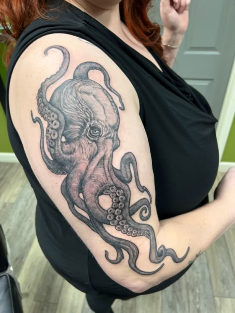 Octopus half sleeve by Norm Gilden @Envisions Ink Tattoo in Conway Arkansas Octopus Tattoo Sleeve, Kraken Tattoo, Squid Tattoo, Traditional Tattoo Flowers, Anker Tattoo, Octopus Tattoo Design, Octopus Tattoos, Octopus Tattoo, Line Tattoos