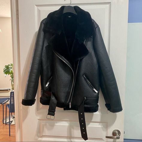 ZARA Women Double Faced Faux Leather Biker Jacket, size XL, Black, NEW $159 Zara Black Biker Jacket, Zara Leather Jacket, Black Biker Jacket, Dump Ideas, Faux Leather Biker Jacket, Zara Shorts, Leather Biker Jacket, Leather Vest, Zara Jackets