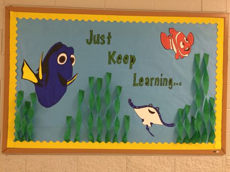 Library bulletin board 2016-17 back to school  Library displays Finding Dory bulletin board Back To School Library Displays, Nemo Bulletin Board, Disney Back To School, Back To School Library, School Library Bulletin Boards, Disney Themed Classroom, Art Bulletin Boards, Summer Bulletin Boards, School Library Displays