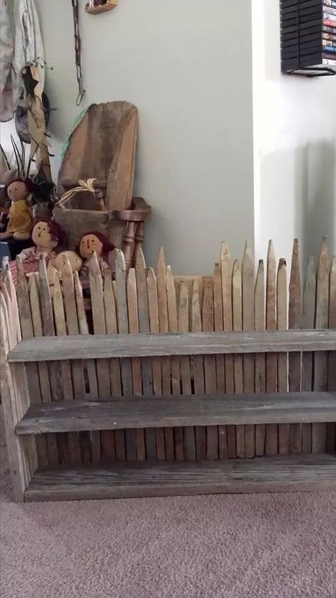 . Wood Stakes Projects, Wooden Stake Crafts, Lathe Crafts, Lath Projects, Paint Sticks Projects, Stick Projects, Recycled Wood Projects, Wooden Stake, Beach Decorations