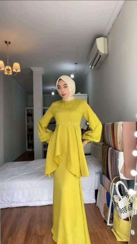 Pin by afika on Bridesmaid dress in 2022 | Model pakaian, Model baju wanita, Pakaian pesta Model Dress Kebaya, Dress Muslim Modern, Kebaya Modern Dress, Fashion Dresses Formal, Dress Pesta, Kebaya Dress, Kebaya Muslim, Simple Bridesmaid Dresses, Girls Dress Outfits