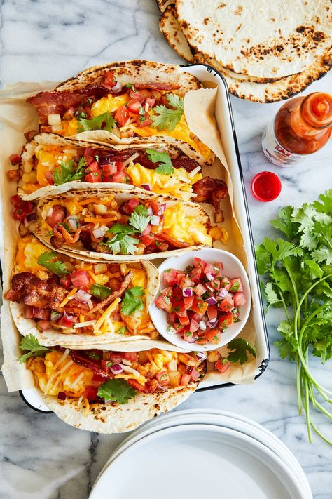 Breakfast Tacos Lunch Tacos, Damn Delicious Recipes, Tacos For Dinner, Brunch Ideas For A Crowd, Breakfast Snap, Breakfast Tacos Recipe, Breakfast Aesthetic, Breakfast Bites, Breakfast Tacos