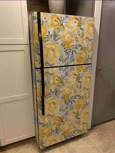 Fridge Color Ideas, Wallpapered Fridge, Decorate Fridge, Fridge Decoration Ideas, Wallpaper Fridge, Fridge Color, Fridge Wrap, Vintage Fridge, Refrigerator Wraps