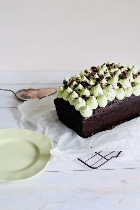 Love mint? Adore dark chocolate? Then you'll love this Vegan Mint Choc Chip Loaf Cake 💚🖤

Find the recipe on our website today!

#baking #brownies #dessert #recipe #sweet #chocolate #veganrecipes #vegan #plantbased #foodie #veganbaking #organicfood #organicchocolate #fairtradechocolate Coffee Bundt Cake, Best Ice Cream Flavors, Mint Choc Chip, Chocolate Coffee Beans, After Dinner Mints, Dark Chocolate Mint, Organic Cake, Fair Trade Chocolate, Chocolate Delight