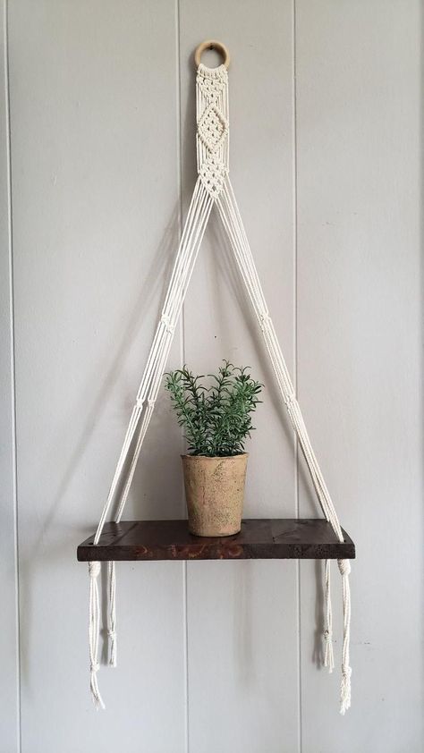 Dream Kacher, Macrame Shelf Diy, Macrame Shelves, Shelf Macrame, Macrame Hanging Shelf, Macrame Shelf, Shelf Diy, Macrame Headboard, Simple Macrame