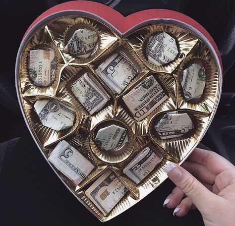 Money Bouquet, Creative Money Gifts, Money Gifts, Money Stacks, Super Rich Kids, Money On My Mind, Money Magnet, Money Money Money, Money Goals