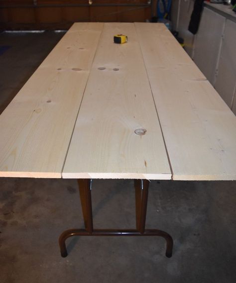 Do THIS to any folding table and save $3000 on a stunning dining room table: Hairpin Dining Table, Diy Dining Room Table, Industrial Dining Table, Diy Dining Table, Table Farmhouse, Diy Dining, Folding Dining Table, Easy A, Table Makeover