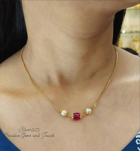 Ruby Gold Jewellery, Simple Neck Chains Gold, Gold Jewellery Design Necklaces Simple, Simple Gold Choker Designs, Pearl Jewelry Design Simple, Pearl Jewelry Indian Simple, Beads Necklace Indian Gold, Pearl Necklace Designs Simple, Simple Chain Designs Gold