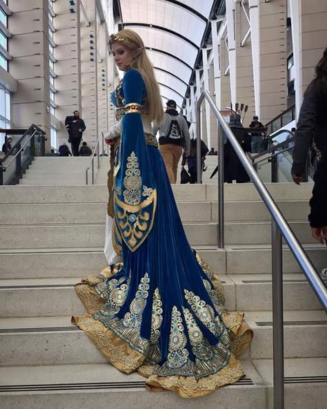 Mystical Costumes, Zelda Costume, Elven Princess, Sparkly Fabric, Princesa Zelda, Botw Zelda, Zelda Cosplay, Zelda Breath, Amazing Cosplay