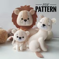 Animal Felt Patterns, Felt Toys Diy, Felt Food Diy, Handmade Kids Toys, Lion Family, Felt Toys Patterns, Family Ornaments, Felt Mobile, Felt Pattern