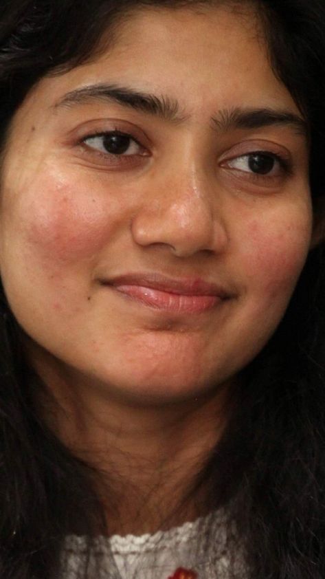 Sai Pallavi Hot Lips, Sai Pallavi Face, Oily Face, Sai Pallavi, Bhojpuri Actress, Actress Hairstyles, Actress Without Makeup, Beauty Face Women, Hot Lips