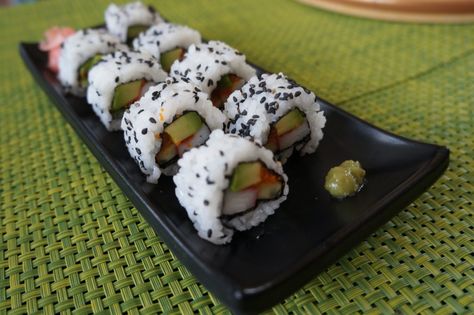 California roll recipe Before attempting your first California roll, you should be able to make a basic inside out roll. Check out our “How inside out rolls” if you’re not sure how to do so. The California sushi roll is perfect for those who don’t care much for raw fish. The main ingredient is imitation […] Sushi Recipes California Roll, Easy Sushi Recipes, California Roll Recipes, Make Sushi At Home, Wine Party Food, Raw Sushi, California Roll Sushi, Sushi Recipes Homemade, California Rolls