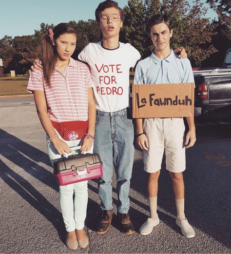 Napoleon Dynamite Costume, Character Day, Easy College Halloween Costumes, Best Group Halloween Costumes, Meme Costume, Movie Character Costumes, Spirit Week Outfits, Bff Halloween Costumes