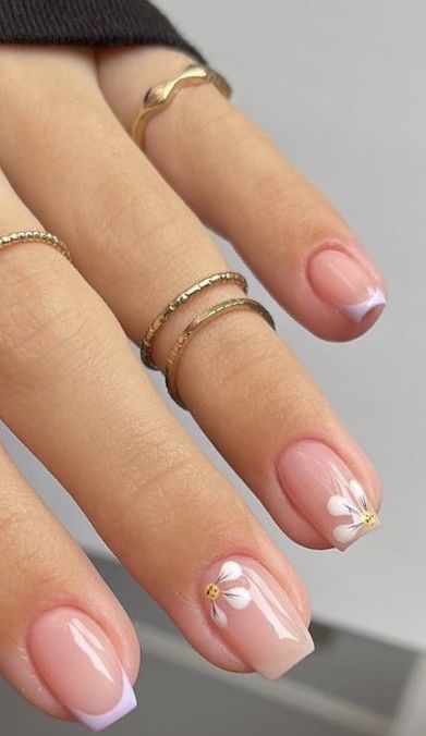 Short Elegant Nails, Tennis Nails, Nail Art Simple, Cute Birthday Gift, Simple Gel Nails, Feminine Art, Oval Nails, Short Styles, Simple Nail Designs