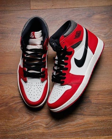 Jordans High Top, Jordans High, City Mural, Jordans Retro, Nike Jordans, Branded Shoes For Men, Jordan Shoes Retro, All Nike Shoes, Shoes Retro