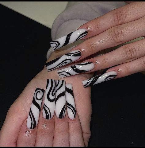 Black And White Acrylic Nails, White Swirl Nails, Tiktok Nails, Black Acrylic Nail Designs, Swirl Nail Art, Swirl Nails, Swirly Designs, French Tip Nail Designs, Black Acrylic Nails