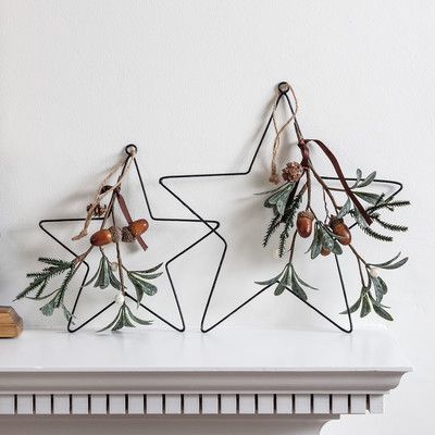 Christmas Window Lights, Indoor Christmas Lights, Feuille Eucalyptus, Elegant Christmas Decor, Hanging Stars, Christmas Window Decorations, Scandi Christmas, Christmas Themes Decorations, Star Christmas