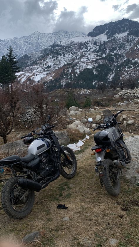 Ft : Yezdi Adventure & Re Himalayan Yezdi Adventure, Re Himalayan, Himalayan Bike, Hiking Humor, Jeep Camping, Bike Pic, Adventure Motorcycling, Adventure Bike, Royal Enfield