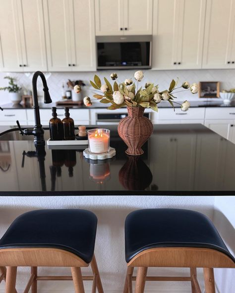 Happy Friday 🌤️ Love this view of my kitchen + this gorgeous woven vase from @walmart 🤎 Have a great weekend! Comment “DECOR” for a link to shop! 🍁 Fall Home Decor, Kitchen Island, Target Style, Walmart Finds, Home Style #homedecor #homeinspo #targethome #walmartfinds #walmarthomedecor #kitchendecor Kitchen Sink Island Decor, Kitchen Island Decor With Sink, Island Centerpiece Ideas Kitchen, Studio Mcgee Modern, Home Decor Kitchen Island, Island Centerpiece Ideas, Fall Home Decor Kitchen, Boujie On A Budget, Fall Stems