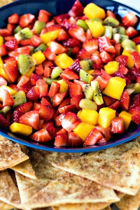 Fruit Salsa Recipe, Fruity Snacks, Cinnamon Chips, Fruit Salsa, Salsa Recipe, Good Pizza, I Love Food, Appetizer Snacks, Fruit Salad