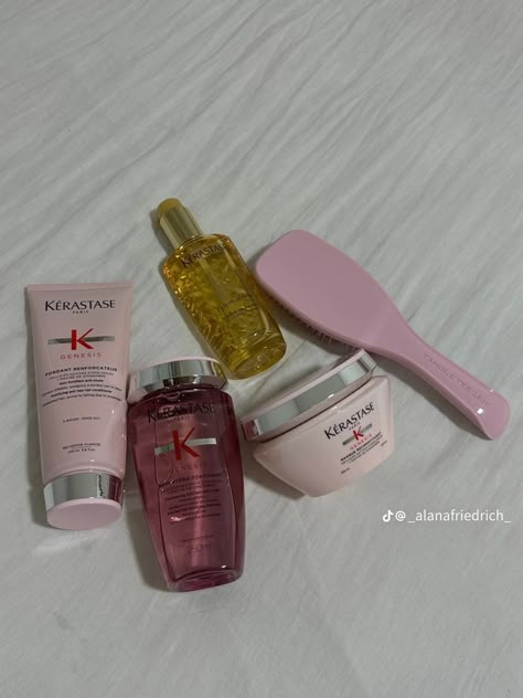 Coquette Hair Products, Skincare Aesthetic Coquette, Kit Skincare Caro, Soft Girl Makeup, Peach Aesthetic, Mini Makeup, Hair Control, Hair Advice, Strawberry Blonde Hair