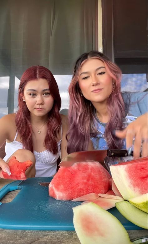 Strawberry Tinted Hair, Strawberry Milk Tea Hair, Erika Titus Hair, Kirsten Titus, Sick Hairstyles, Red Hair Asian Aesthetic, Burgundy Fits, Asian Hair Inspo, Erika Titus Red Hair