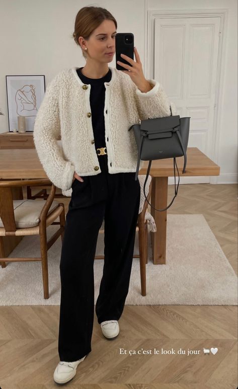 Boucle Jacket Outfit, Beige Cardigan Outfit, Tan Cardigan Outfit, Tweed Jacket Outfit, Chanel Style Jacket, Tweed Cardigan, Jacket Outfit Women, Classy Winter Outfits, Beige Outfit