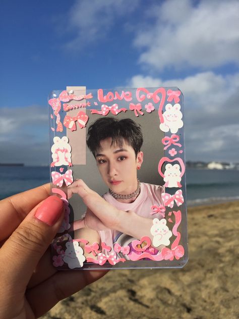 Photocard Sleeve Deco, Photo Card Decoration, Top Loader Deco Kpop, Toploader Deco Ideas, Kpop Photocards Aesthetic, Kpop Toploader Deco, Photocard Decoration, Toploader Decor, Photocard Design