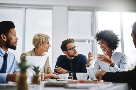 10 Most Effective Group Discussion Tips: Ensure That You Make Sense! Quickbooks Online, Interesting Conversation, Peta, Project Management, A Team, Einstein, Leadership, Communication, Career