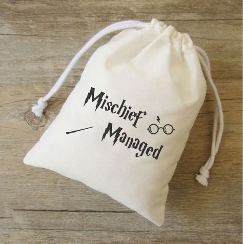 Harry Potter Birthday Favors, Harry Potter Etsy, Thank You Bags, Thank You Presents, Positive Gift, Harry Potter Birthday, Muslin Bags, Happy Gifts, Mischief Managed