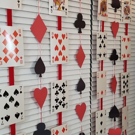 Queen Of Heart Decorations, Queen Of Heart Party, Queen Of Hearts Table Decor, Playing Card Room Decor, Queen Of Hearts Decor, Queen Of Hearts Birthday Party Ideas, Casino Night Decor, Queen Of Hearts Decorations, Alice In Wonderland Tea Party Decorations