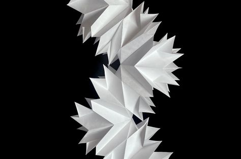 Matt Shlian's work is informed by a technical understanding of the paper materials he molds and manipulates into intricate forms, such as the Misfold kinetic sculpture. Paper Cube, Luxury Toys, Paper Art Sculpture, Geometric Sculpture, Magical Home, Sculptures Art, Toys Art, Paper Sculptures, Paper Origami