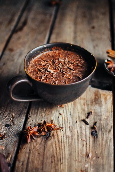 Chai hot chocolate Campfire Hot Chocolate, Homemade Chai Spice, Chai Hot Chocolate, Spiced Hot Chocolate Recipe, Chai Spice Mix, Homemade Chai, Baking Lessons, Hot Chocolate Mix Recipe, Chai Spices