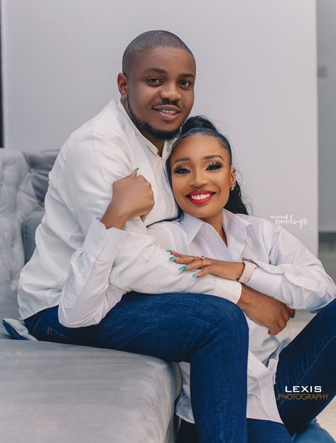 Here's how Princess' Neighbour Became the Lover! See #AJExperience Pre-wedding Pre Wedding Photoshoot Concept, Prewedding Photography Ideas, Photoshop Poses, Lovers Poses, Prewedding Outfit Ideas, Pre Wedding Pictures, Engagement Photo Shoot Poses, Couples African Outfits, Prewedding Shoot