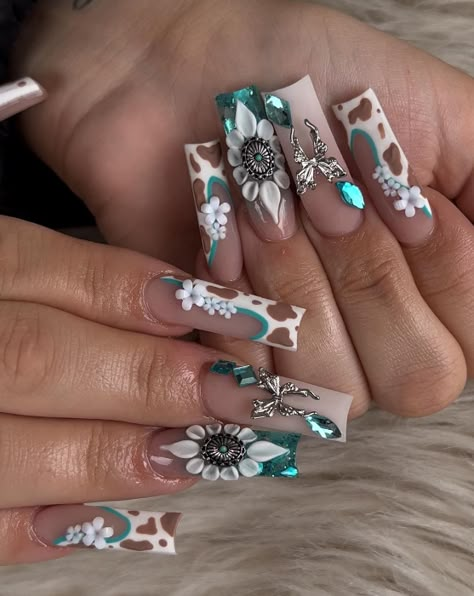 40 Cute Bling Nails You Can Easily Recreate Country Nails Acrylic, Cute Bling Nails, Vaquera Nails, Vaquita Nails, Country Acrylic Nails, Rodeo Nails, Mexican Nails, Cowboy Nails, Acrylic Nail Designs Coffin