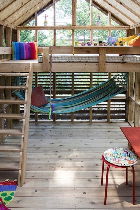 Backyard Playhouse Ideas, Kids Shed, Tree House Interior, Backyard Fort, Tree House Plans, Tree House Diy, Backyard Playhouse, Tree House Kids, Cool Tree Houses