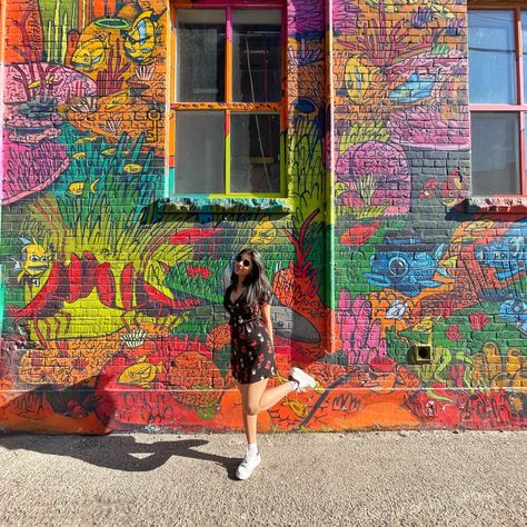 Poses For Photoshoot, Graffiti Alley, Idea Photo, Black Floral Dress, Photo Idea, Toronto Canada, Photoshoot Poses, Photo Inspiration, Black Floral