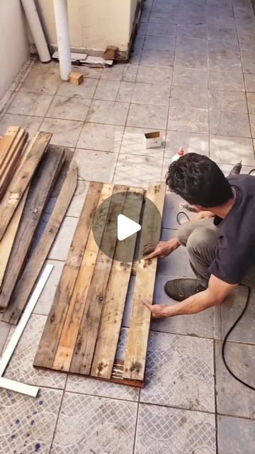 Bar En Palette, Diy Wood Pallet Projects, Pallet Garden Furniture, Diy Wood Pallet, Pallet Projects Furniture, Pallet Patio, Wooden Pallet Furniture, Diy Pallet Furniture Outdoor, Pallet Decor