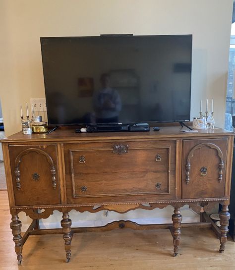 Antique Sideboard Tv Stand, Vintage Buffet Tv Stand, Vintage Dresser As Tv Stand, Cottage Tv Stand Ideas, Buffet Table Tv Stand Ideas, Buffet Table Under Tv, Vintage Dresser Tv Stand, Buffet Under Tv, Vintage Tv Stand Ideas