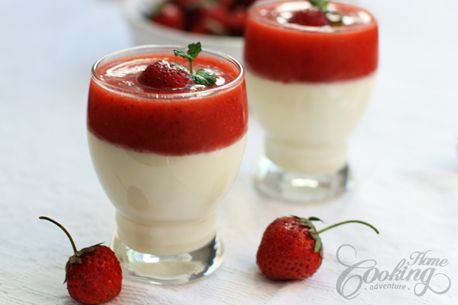 Strawberry Panna Cotta Strawberry Panna Cotta Recipe, Fruit Gelatin, Strawberry Panna Cotta, Gelatin Powder, Recipes Strawberry, Panna Cotta Recipe, Fantastic Recipes, Dessert Aux Fruits, Nasi Lemak