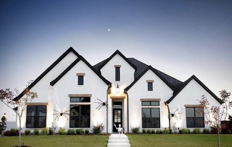 Traditional New Build House, White Stucco Exterior, White Stucco House, Broadmoor House, Creek Ideas, White Farmhouse Exterior, White Exterior Houses, Transitional Exterior, Stucco Homes