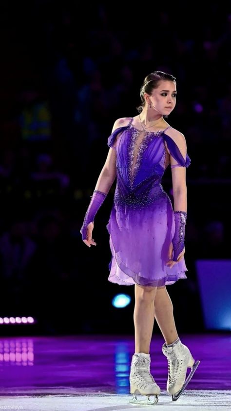 Kamila Valieva figure skating Kamila Valieva Dress, Kamilla Valieva, Aerial Costume, Candice King, Figure Skating Dress, Figure Skating Costumes, Studio Photography Poses, Figure Skaters, Ice Dance