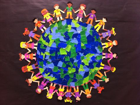 My students had so much fun making Hands Around the Earth - Savvy Teaching Tips Harmony Day Kindergarten, Harmony Day Art For Kids, Harmony Week Activities For Kids, Earth Day Art Ideas, Harmony Day Art, Harmony Day Craft, Harmony Week Activities, Harmony Day Activities, Curriculum Developer