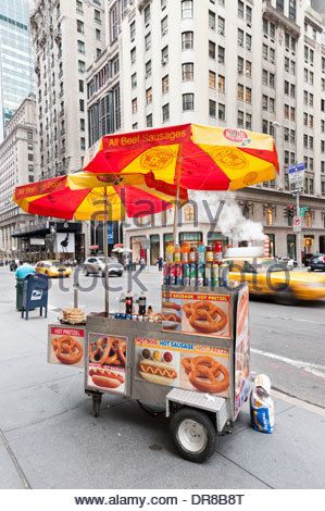 Hot Dog stand, la ciudad de Nueva York, EE.UU Fotografía de stock - Alamy Pretzel Stand, Festival Booth Display, Pretzel Dogs, Disney World Hollywood Studios, New York Landmarks, Festival Booth, Hot Dog Cart, Peanut Butter Chocolate Bars, Hot Dog Stand